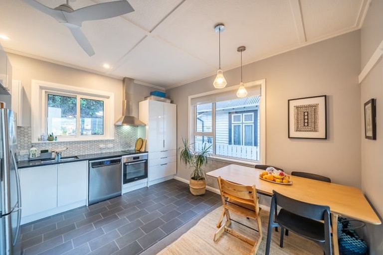 Photo of property in 26 Queens Drive, Kilbirnie, Wellington, 6022