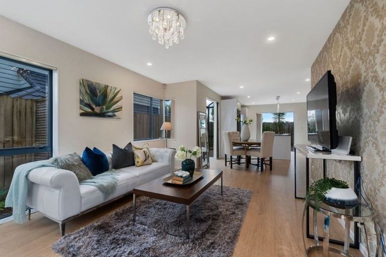 Photo of property in Hibiscus Garden, 3 Lavender Garden Lane, Oteha, Auckland, 0632