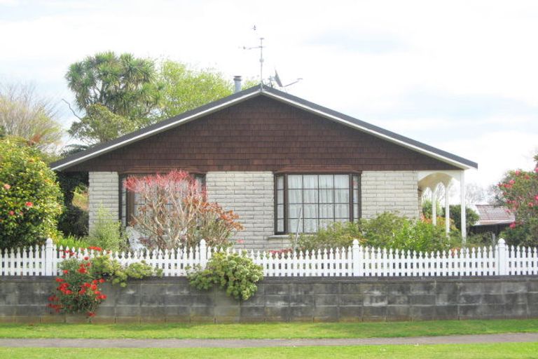 Photo of property in 150 Govett Avenue, Frankleigh Park, New Plymouth, 4310