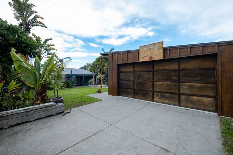 Photo of property in 98 Beach Road, Haumoana, 4102