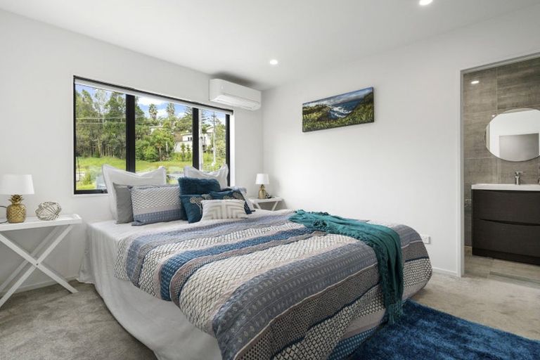 Photo of property in 17b Seymour Road, Sunnyvale, Auckland, 0612