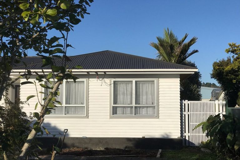 Photo of property in 2 Turenne Street, Inner Kaiti, Gisborne, 4010