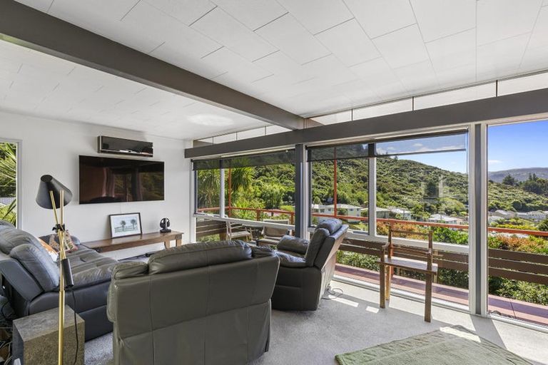 Photo of property in 12 Willcox Grove, Naenae, Lower Hutt, 5011