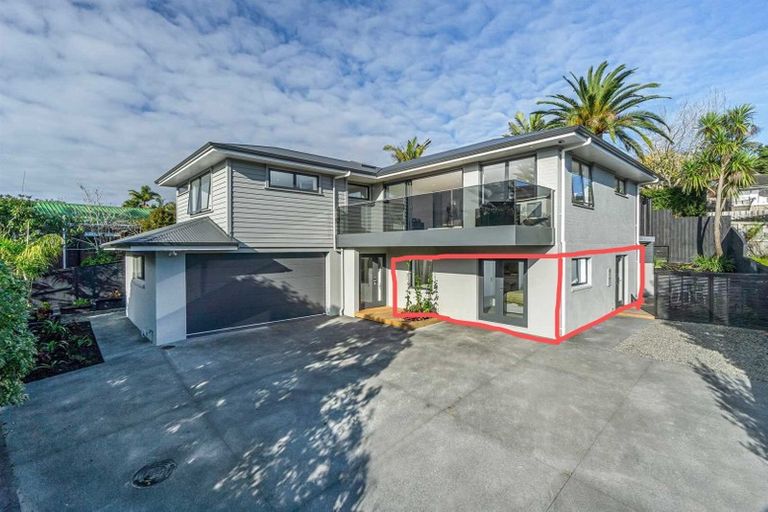 Photo of property in 24a Lyons Avenue, Murrays Bay, Auckland, 0630