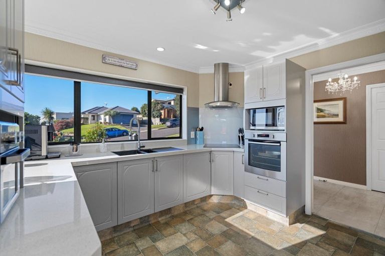 Photo of property in 60 Oteki Park Drive, Welcome Bay, Tauranga, 3112