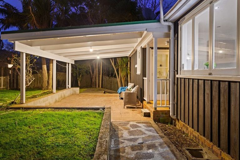 Photo of property in 342 Titirangi Road, Titirangi, Auckland, 0604