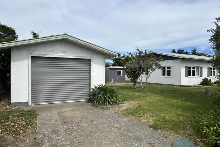 Photo of property in 1 Hariata Street, Otaki, 5512