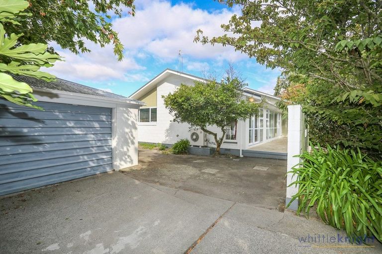 Photo of property in 33 Powell Crescent, Ilam, Christchurch, 8041