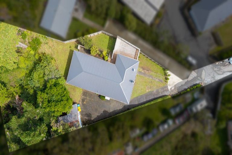 Photo of property in 21 Dorset Grove, Cannons Creek, Porirua, 5024