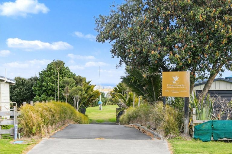 Photo of property in 564a Pukehina Parade, Pukehina, Te Puke, 3189