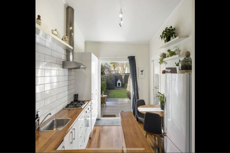 Photo of property in 80 Cuba Street, Petone, Lower Hutt, 5012