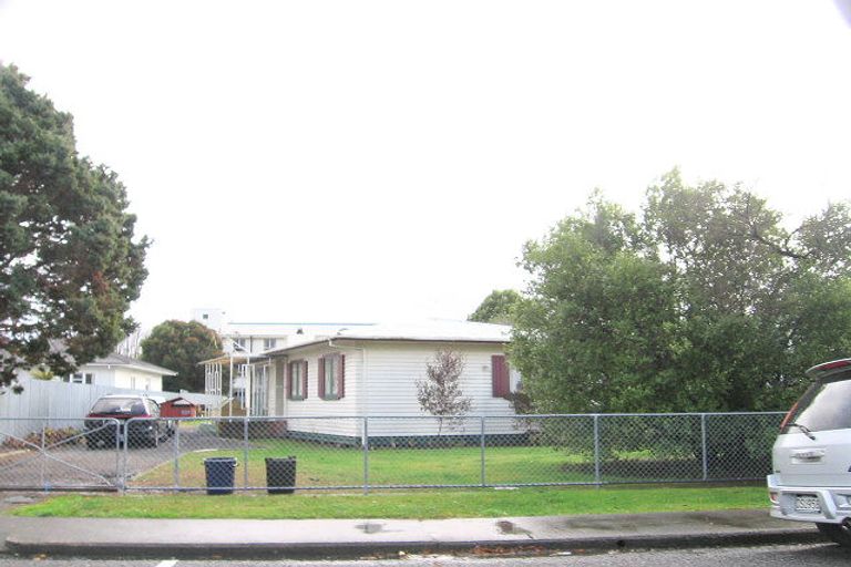 Photo of property in 109 Mcleod Street, Camberley, Hastings, 4120