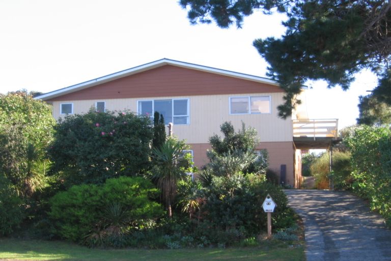 Photo of property in 11 William Street, Waikanae Beach, Waikanae, 5036