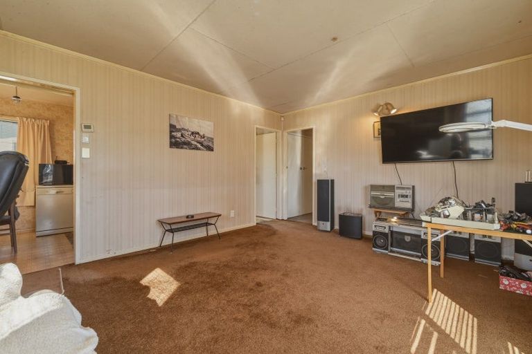 Photo of property in 35 Rewarewa Street, Owhata, Rotorua, 3010