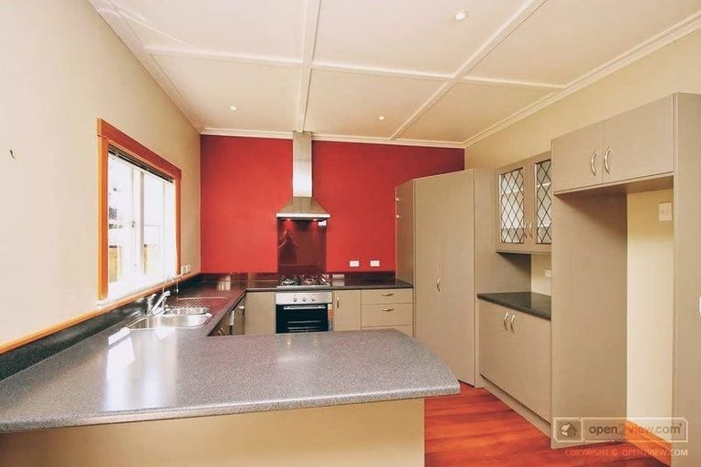 Photo of property in 194 Tukapa Street, Westown, New Plymouth, 4310