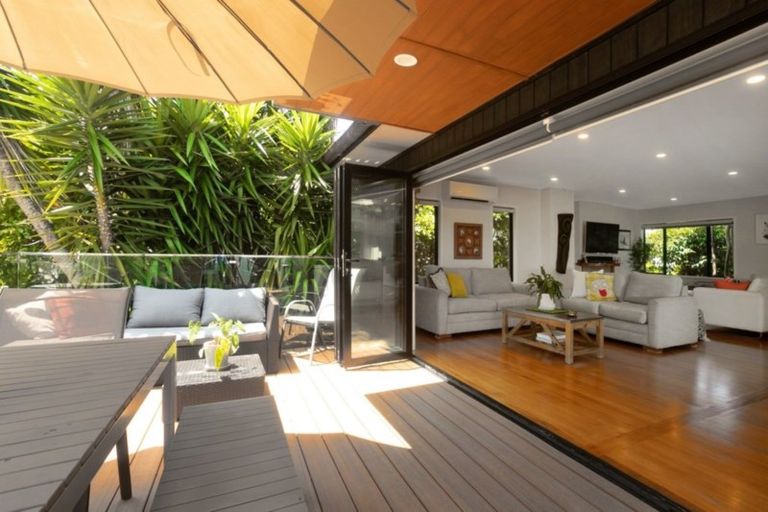 Photo of property in 23 Humariri Street, Point Chevalier, Auckland, 1022