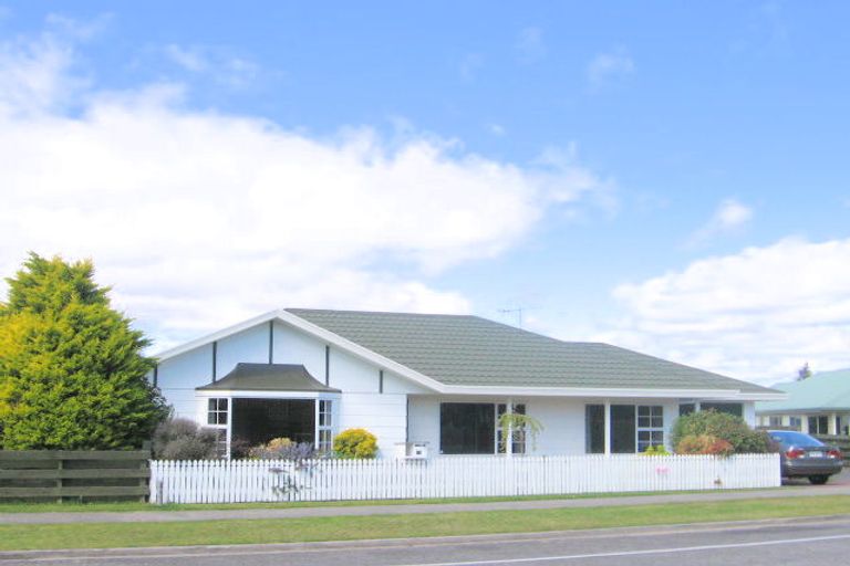 Photo of property in 73 Acacia Bay Road, Nukuhau, Taupo, 3330