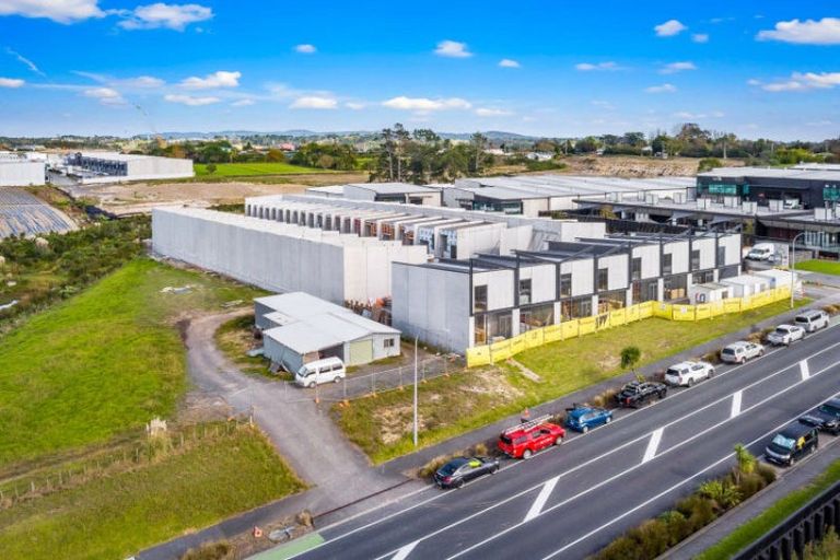 Photo of property in 11 Northside Drive, Waikiwi, Invercargill, 9810