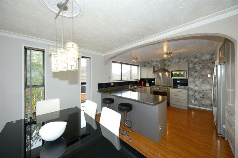 Photo of property in 5 Crosdale Place, Burnside, Christchurch, 8042