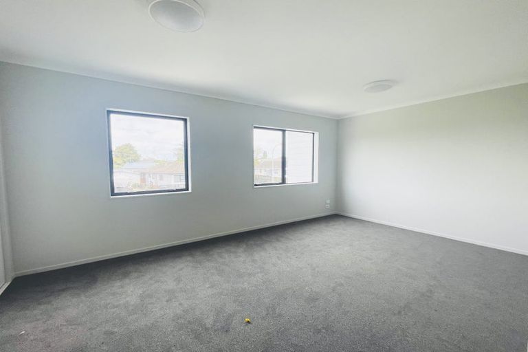 Photo of property in 6a Melleray Place, Randwick Park, Auckland, 2105