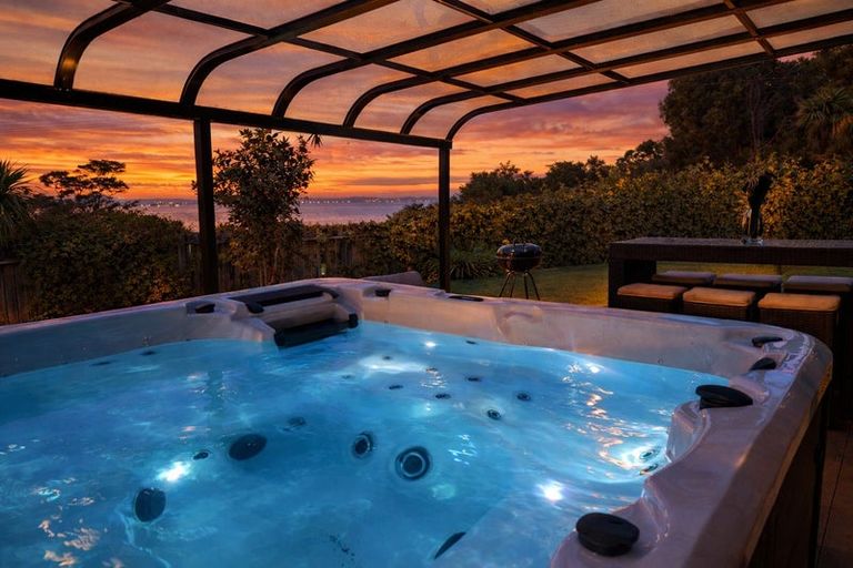 Photo of property in 91 Victory Road, Laingholm, Auckland, 0604