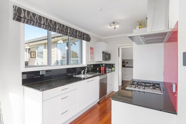 Photo of property in 64 Alfred Street, Fairfield, Hamilton, 3214