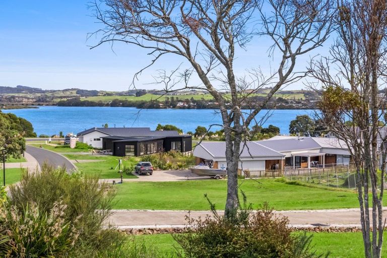 Photo of property in 1 Garden Way, Mangawhai Heads, Mangawhai, 0505