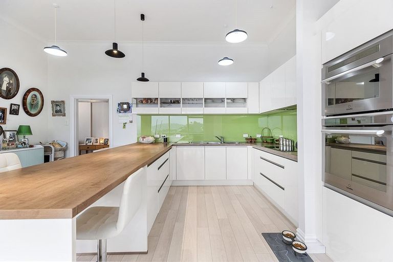 Photo of property in 8 Pari Tai Way, Houghton Bay, Wellington, 6023