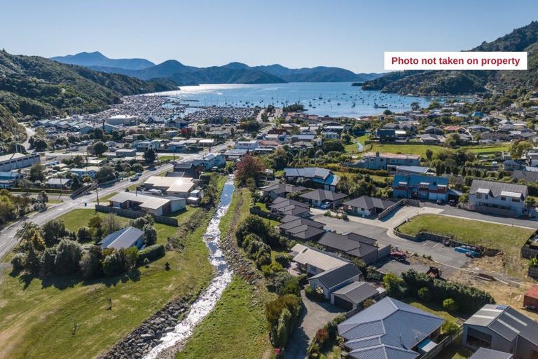 Photo of property in 21 Captains Close, Waikawa, Picton, 7220