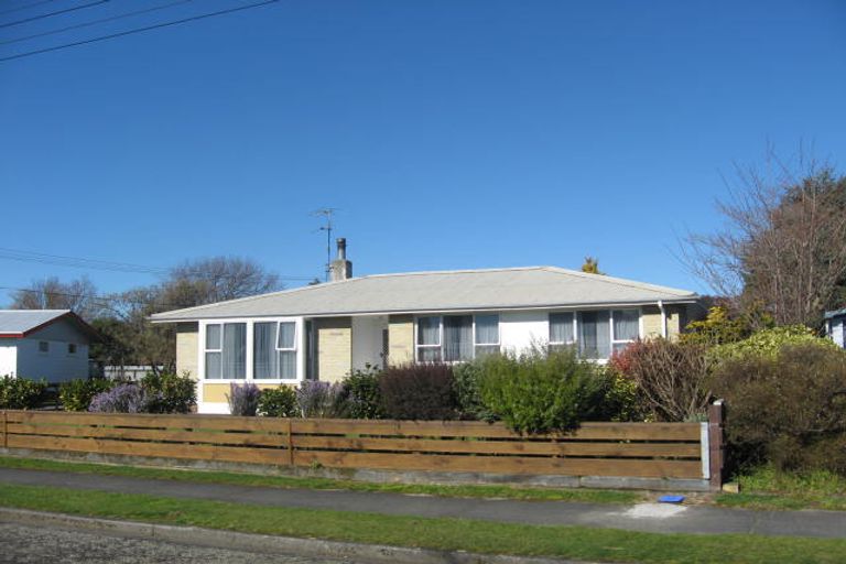 Photo of property in 4 Hughan Place, Carterton, 5713