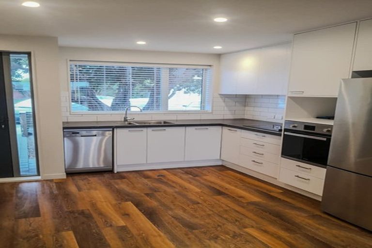 Photo of property in 11/2 Stone Street, Miramar, Wellington, 6022