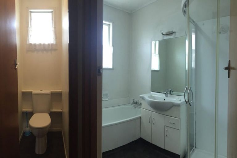 Photo of property in 1/215 Swanson Road, Henderson, Auckland, 0610