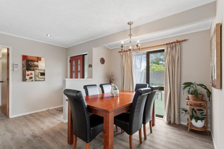 Photo of property in 4 Thistledew Place, Bayview, Auckland, 0629