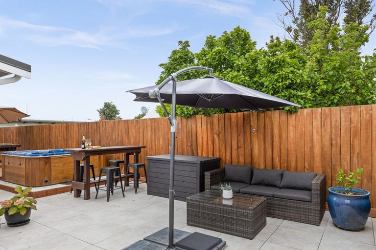 Photo of property in 92 Auckland Road, Greenmeadows, Napier, 4112