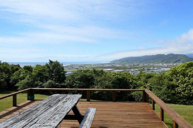 Photo of property in 44 Arnott Heights, Greymouth, 7805