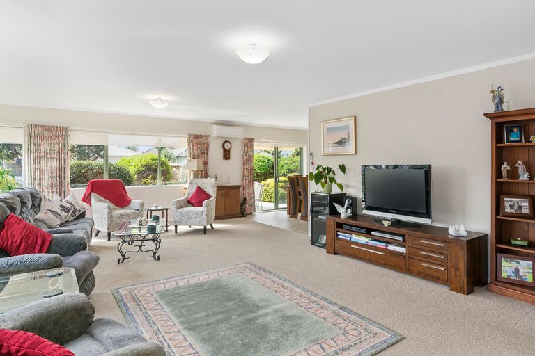Photo of property in 111 Blake Boulevard, Papamoa Beach, Papamoa, 3118