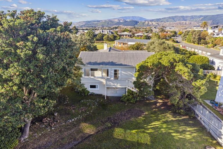 Photo of property in 89 Seaview Road, Paraparaumu Beach, Paraparaumu, 5032