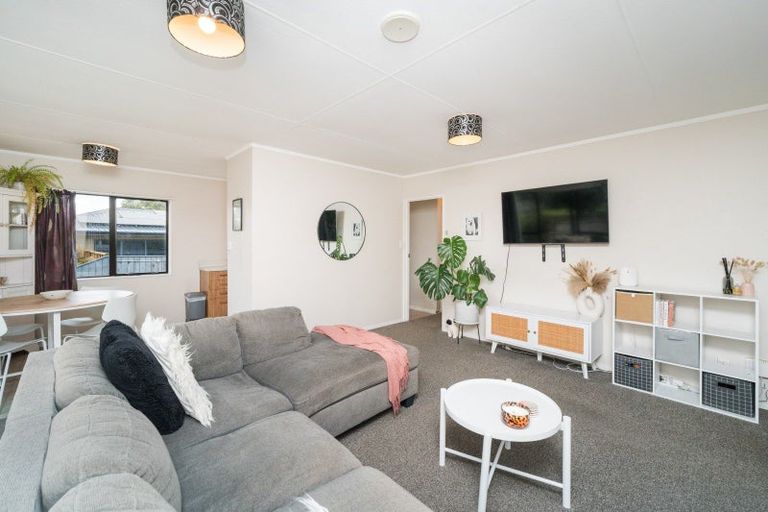 Photo of property in 99 Hillcrest Drive, Kelvin Grove, Palmerston North, 4414
