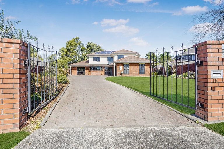 Photo of property in 18 Longwood Place, Harrowfield, Hamilton, 3210