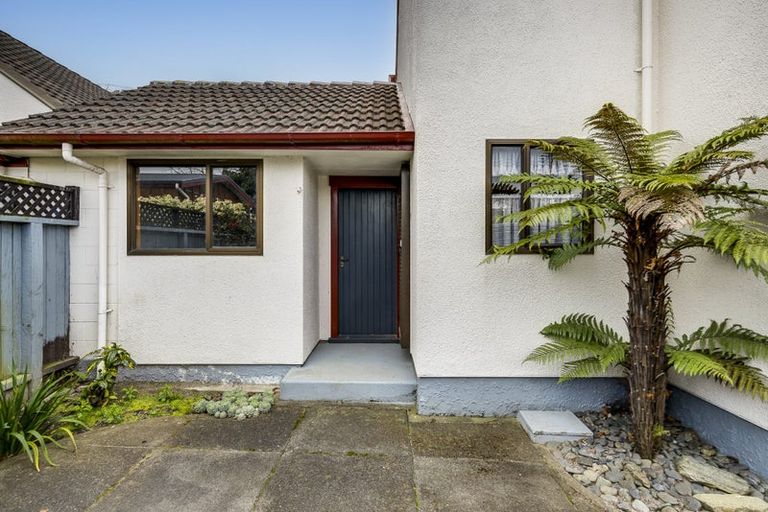 Photo of property in 2/64 Avondale Road, Taradale, Napier, 4112
