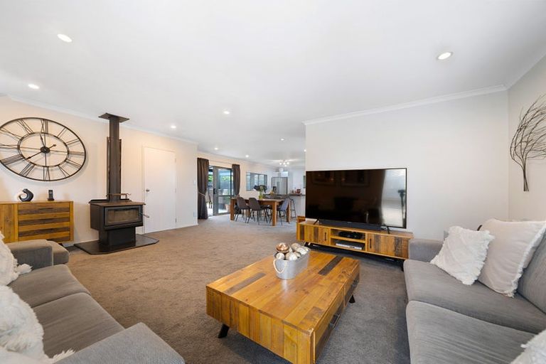 Photo of property in 28b Kirrie Avenue, Te Atatu South, Auckland, 0610