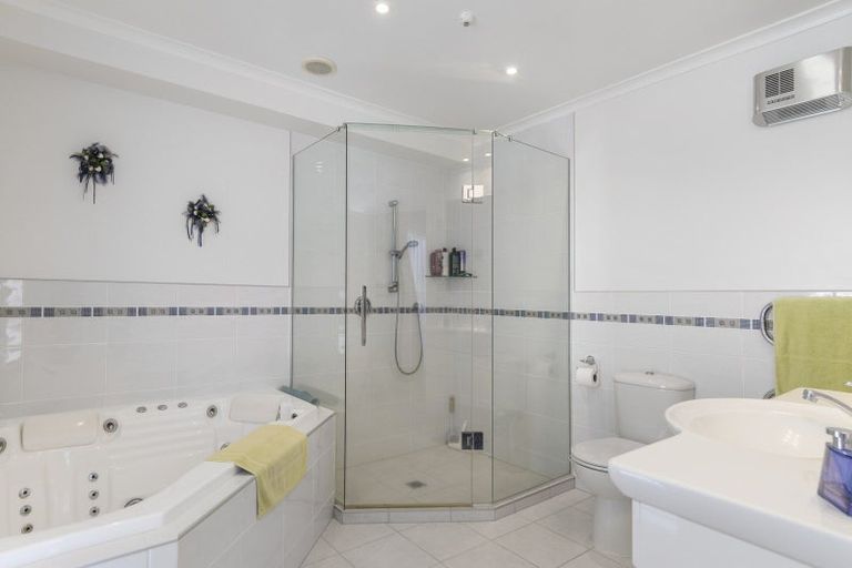 Photo of property in 3/45 Marine Parade, Mount Maunganui, 3116