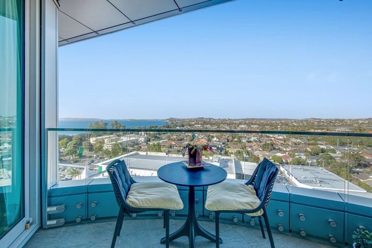 Photo of property in 1111/11 Tamariki Avenue, Kelston, Auckland, 0602