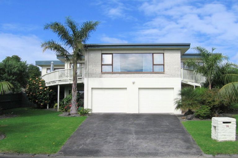 Photo of property in 14 Clyside Avenue, Half Moon Bay, Auckland, 2012