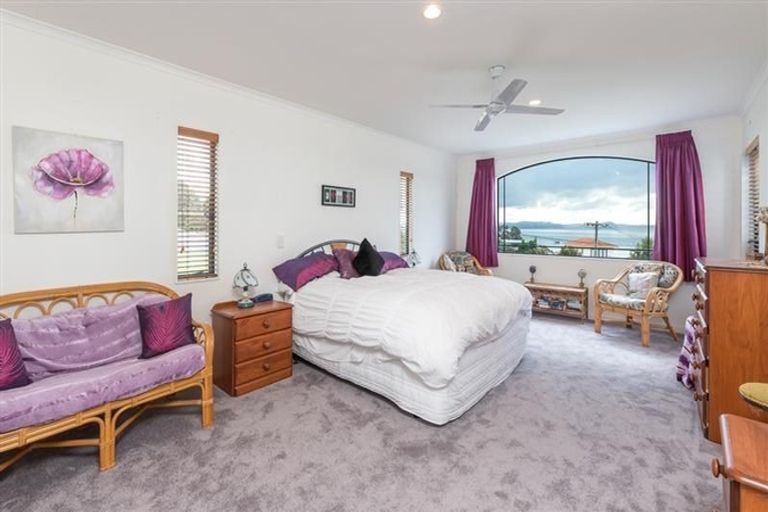 Photo of property in 55 Tindalls Bay Road, Tindalls Beach, Whangaparaoa, 0930