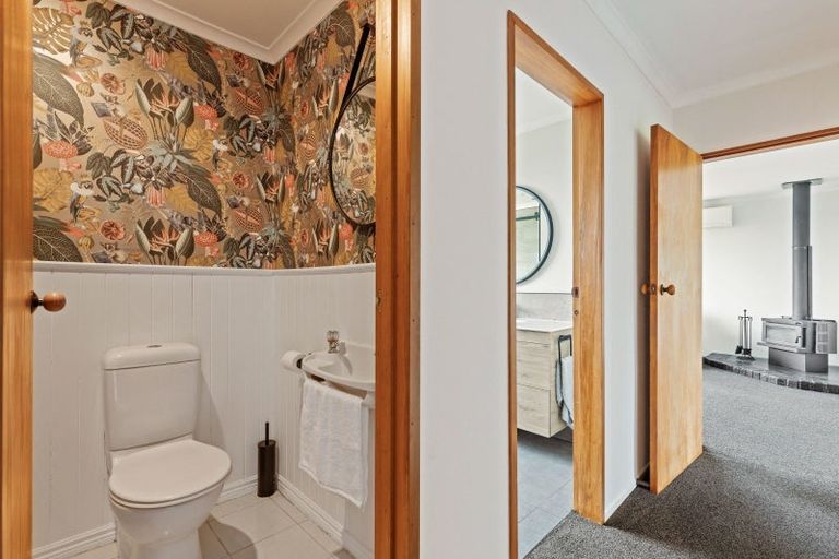 Photo of property in 805 Richmond Road, Lepperton, New Plymouth, 4373