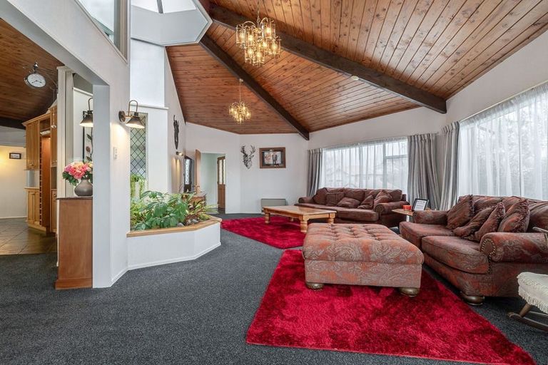 Photo of property in 23 Chilton Grove, Hokowhitu, Palmerston North, 4410