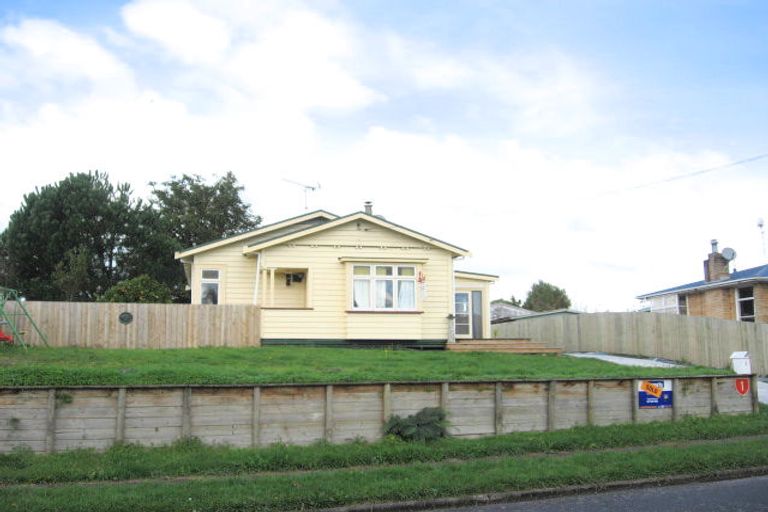 Photo of property in 1 Goodwin Street, Tirau, 3410