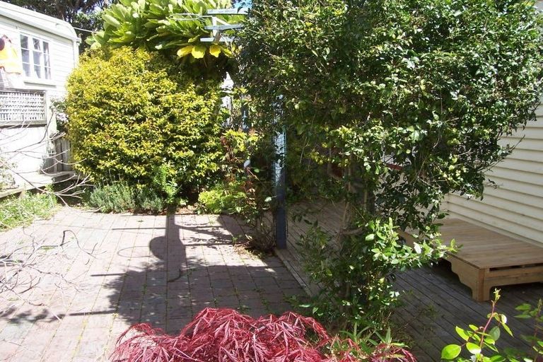 Photo of property in 73 Harbour View Road, Northland, Wellington, 6012