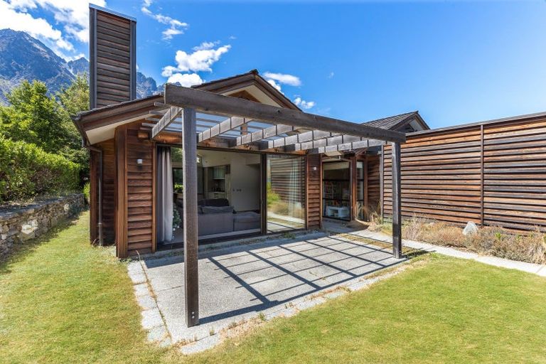 Photo of property in 4 Jackby Court, Jacks Point, Queenstown, 9371